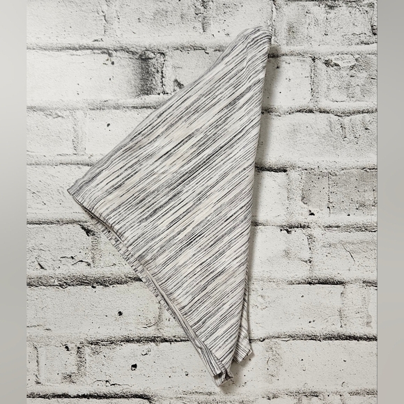 Lululemon Vinyasa Scarf Black White & Gray - Picture 6 of 8